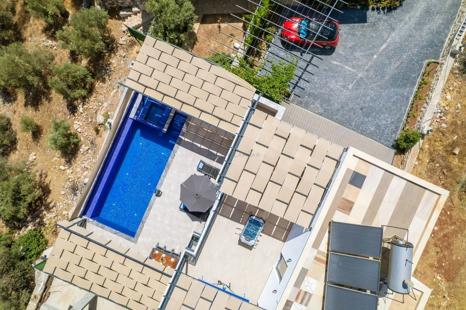 Villa Lalezar