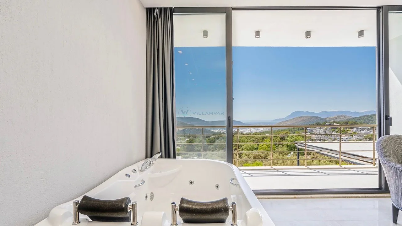Villa Myworld