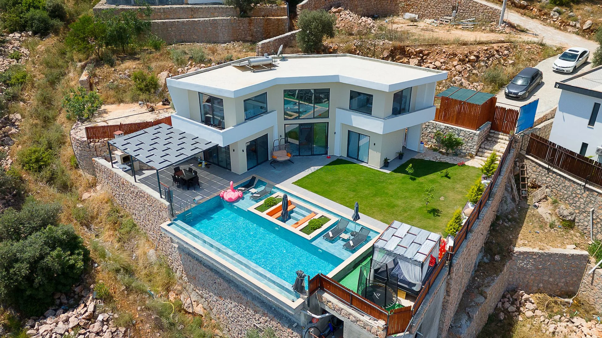 Villa Green House
