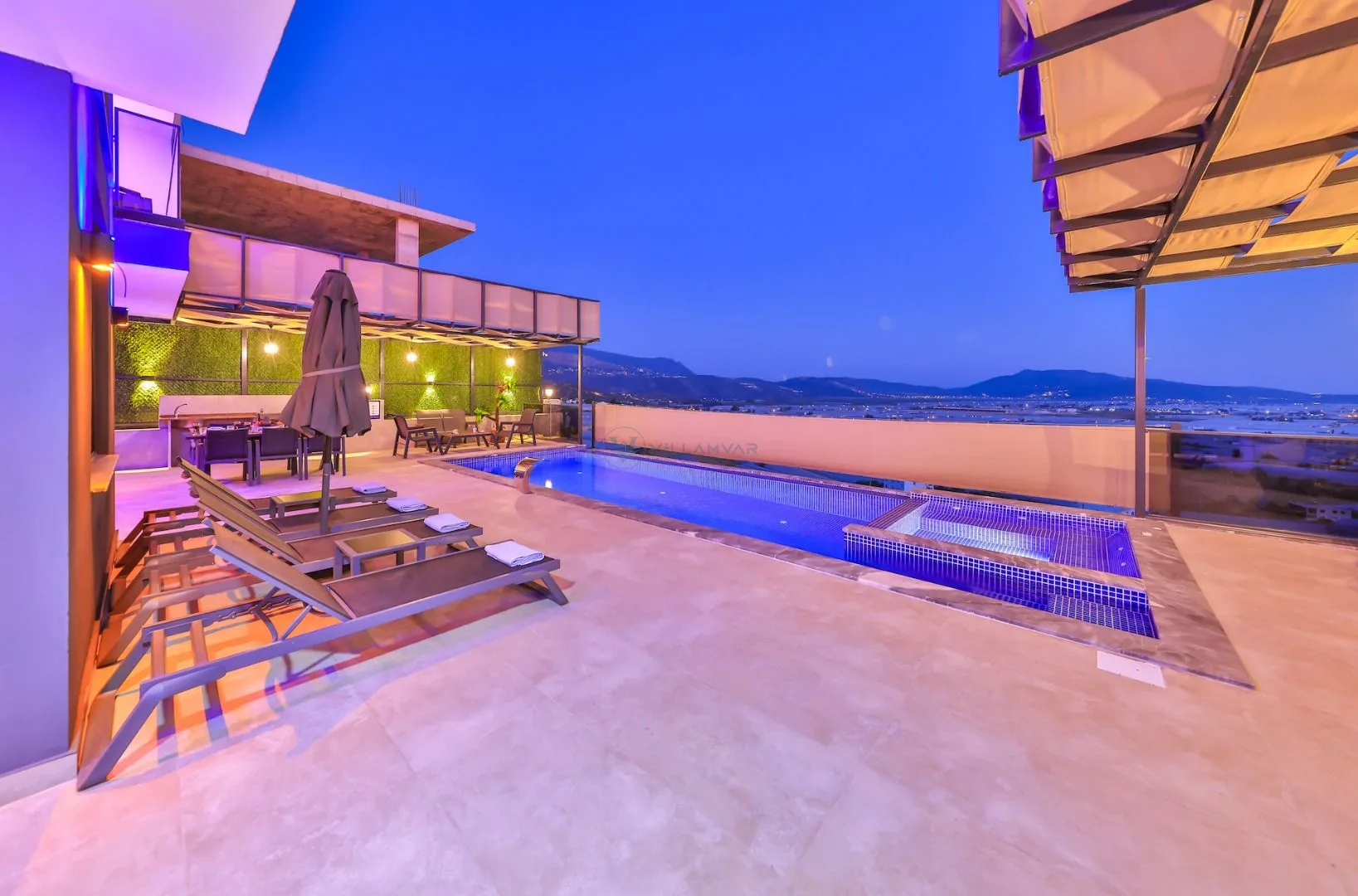 Villa Lalezar