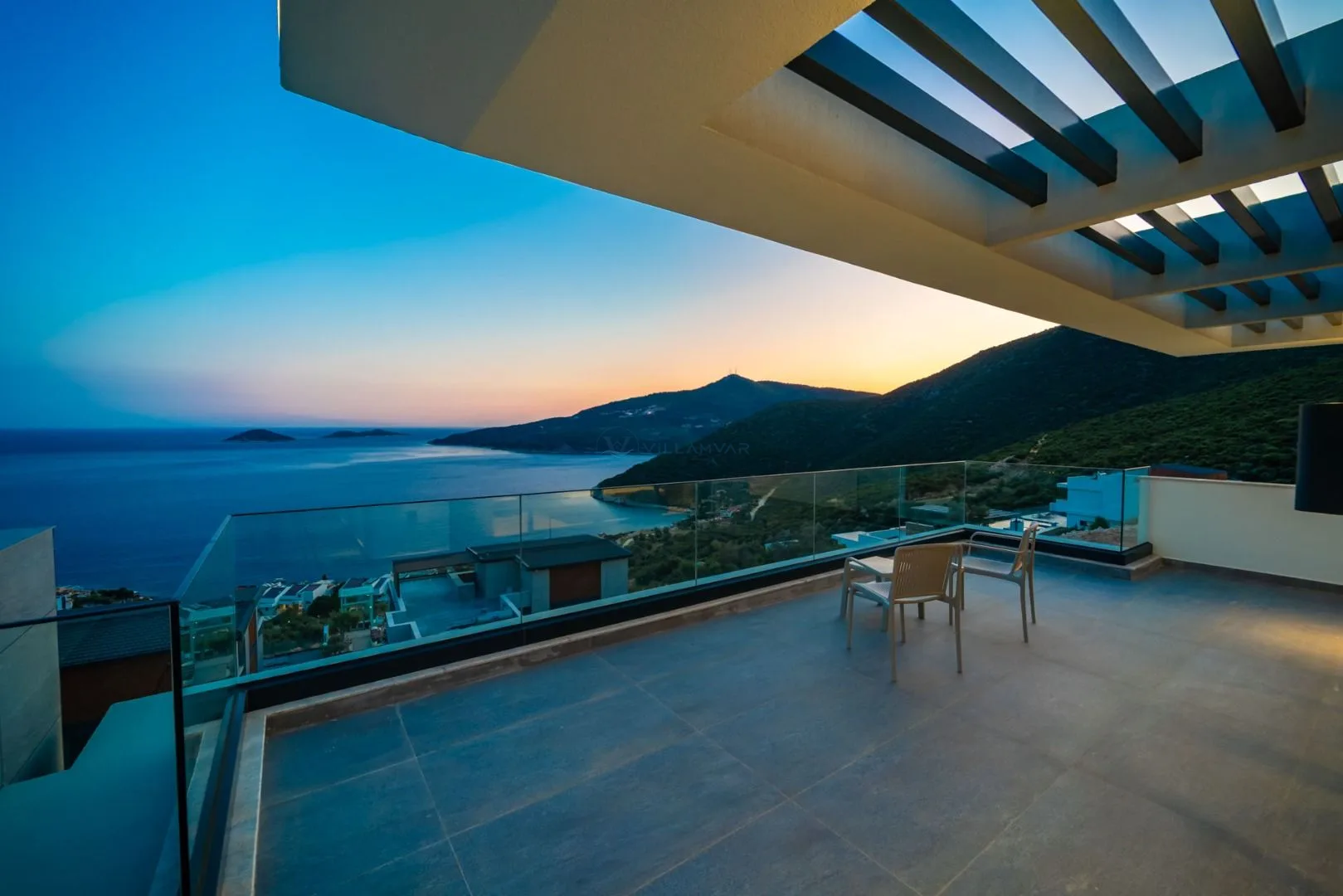 Villa Aura F