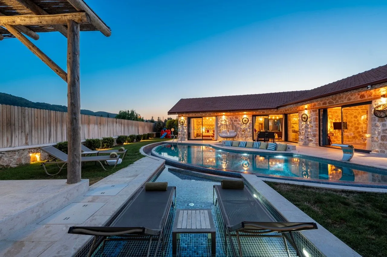 Villa Topçu Stone