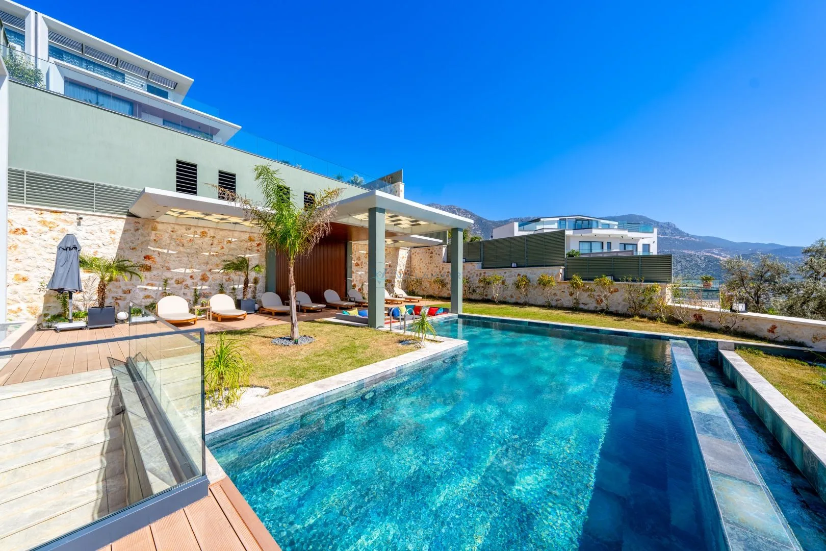 Safran Rental Kalamar