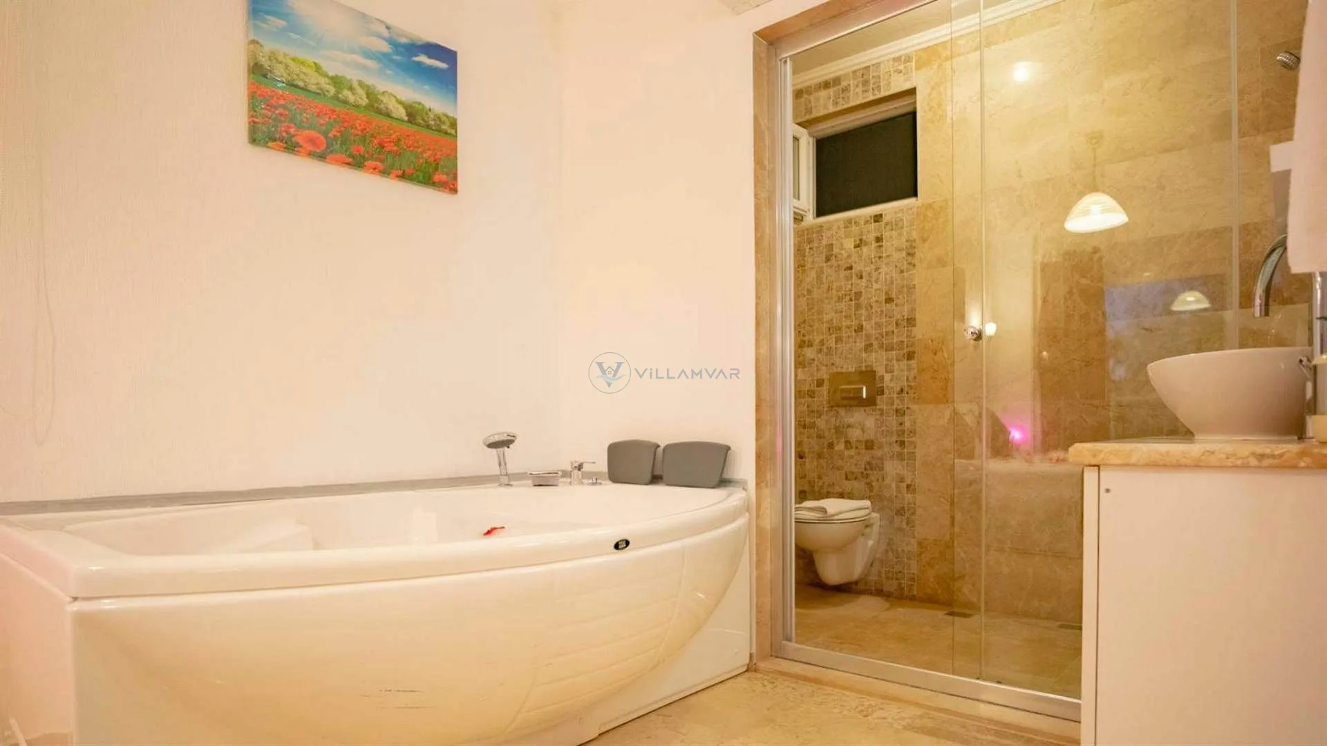 Villa Uzaktaki Şehir