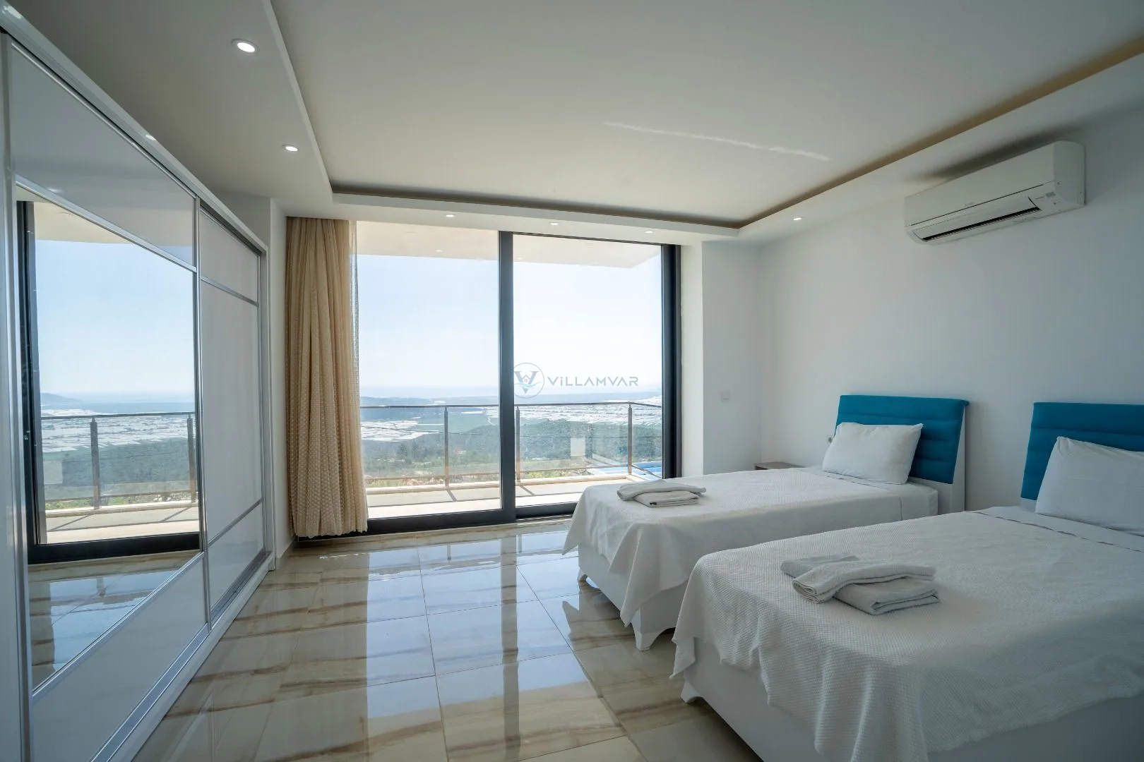 VR Villa Avalon