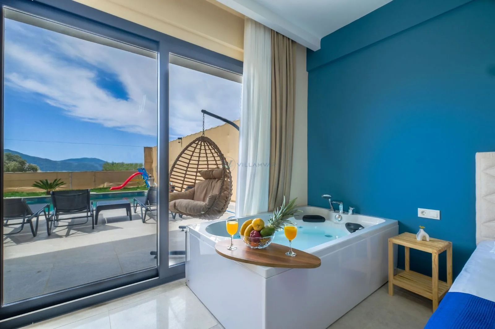 Villa Sol LA