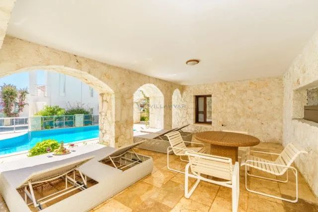 Villa Tarus Mara