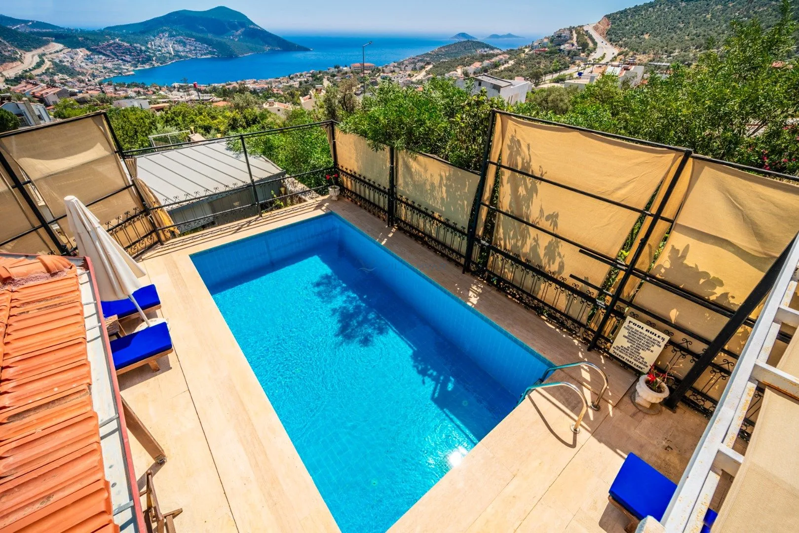 Hemrah Villa Swan