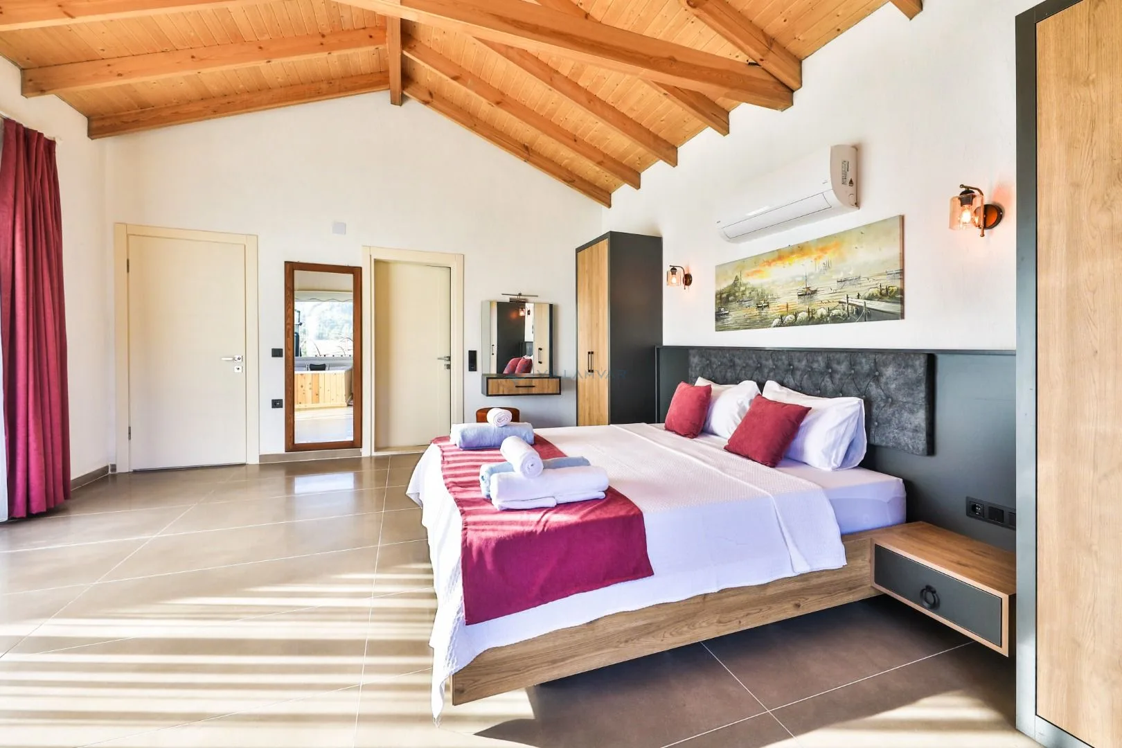 Villa Tawny