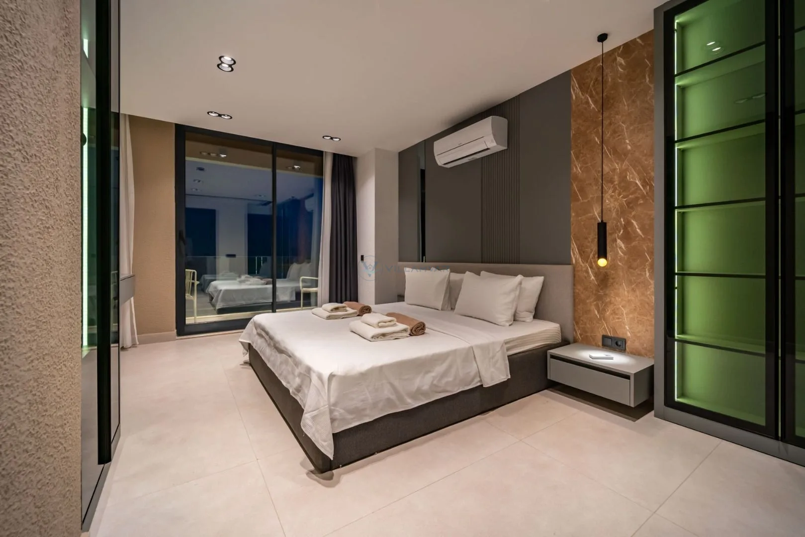 Villa Aura D