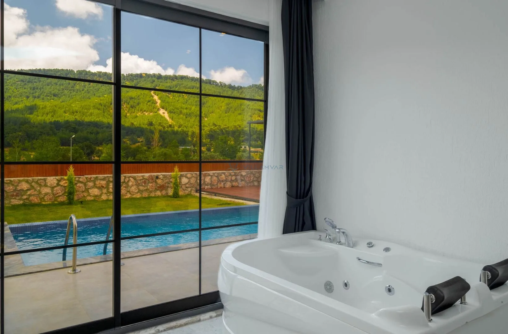 Villa Mavin 2