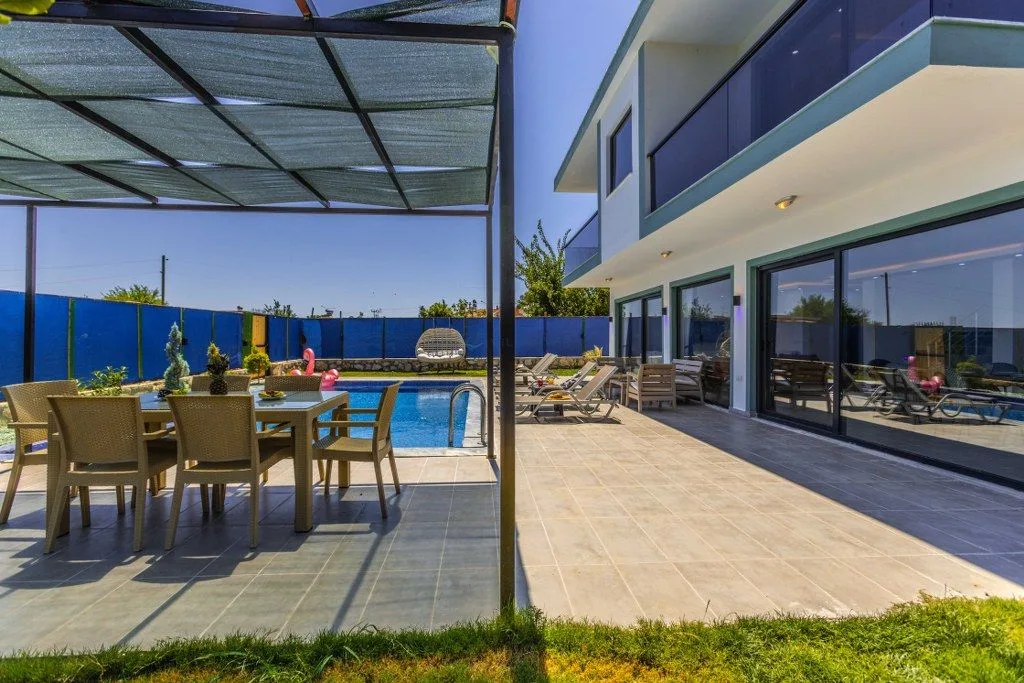 Villa Last Summer