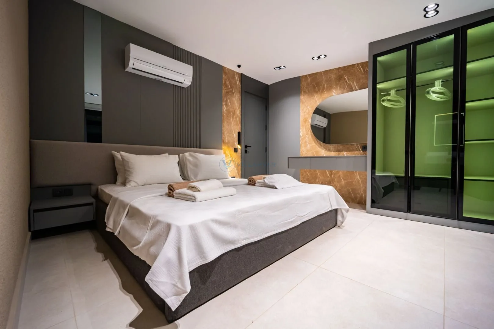 Villa Aura C