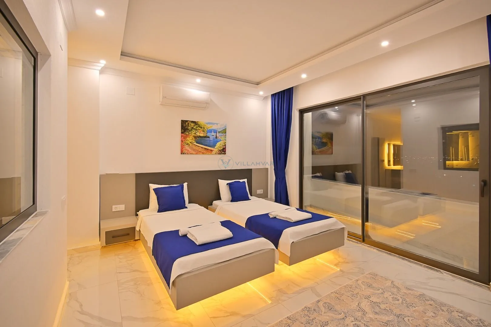 Villa Green House