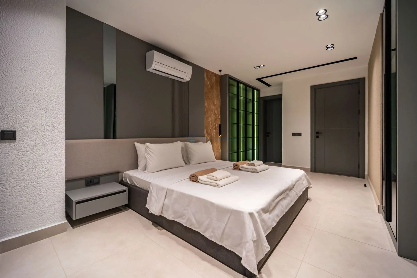 Villa Aura D