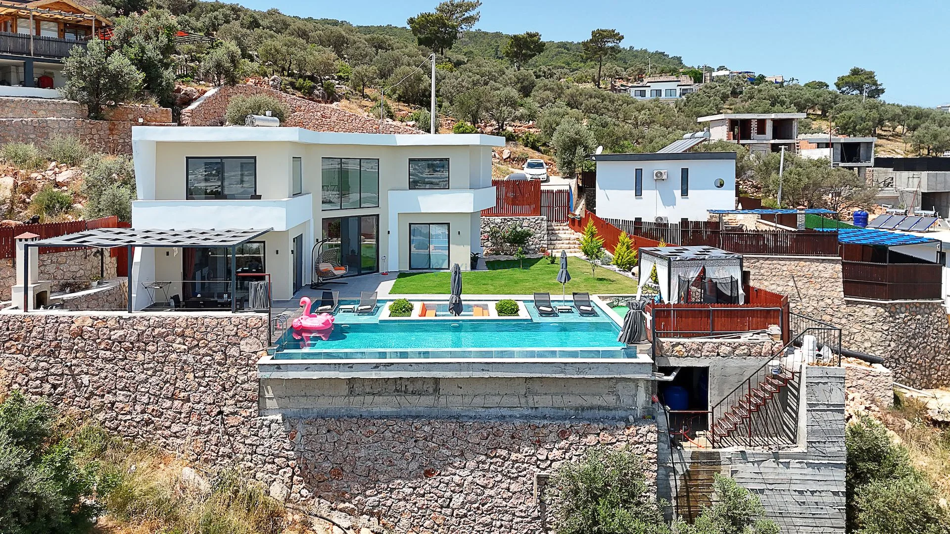 Villa Green House
