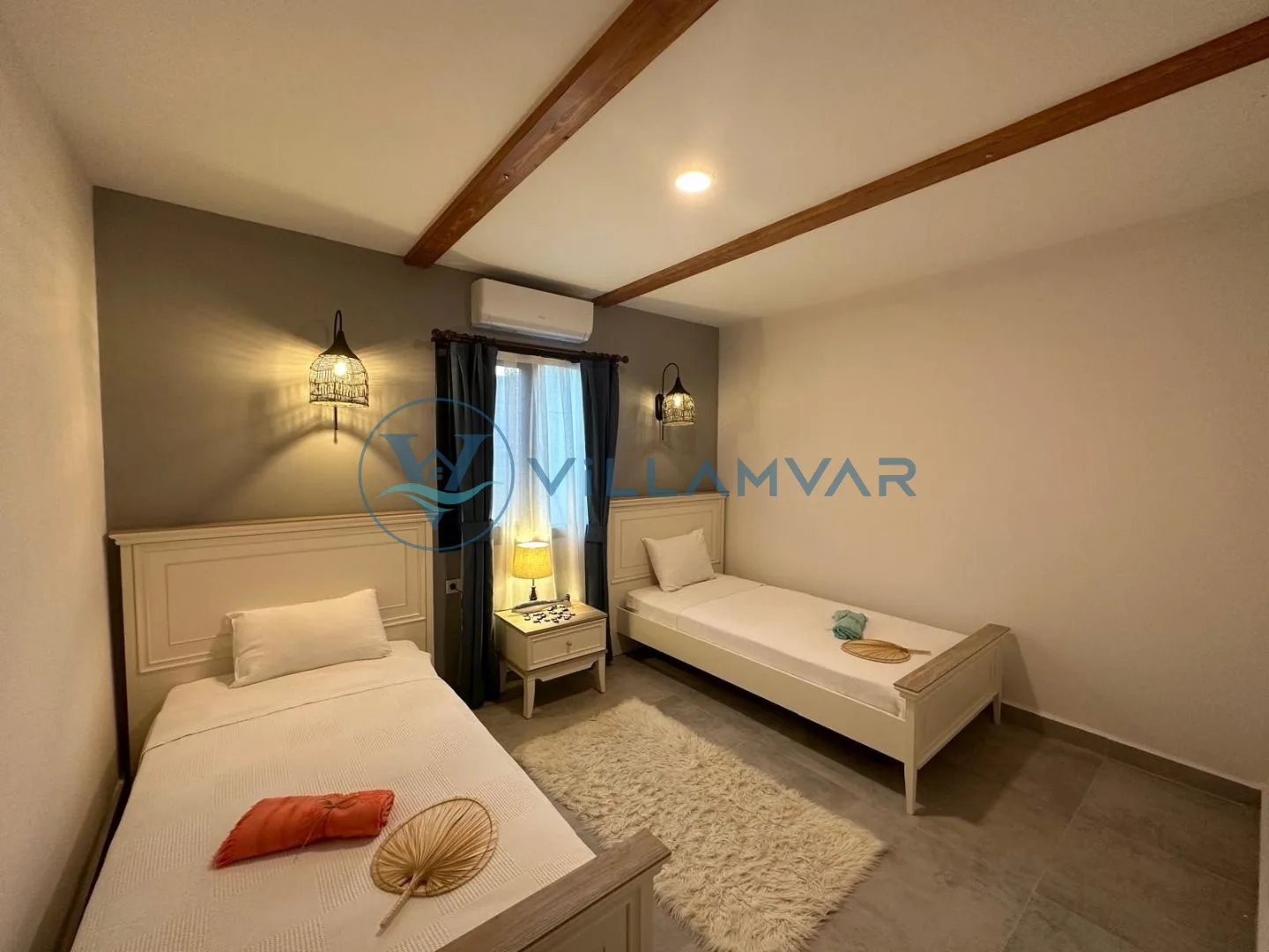Villa Timbered Duo
