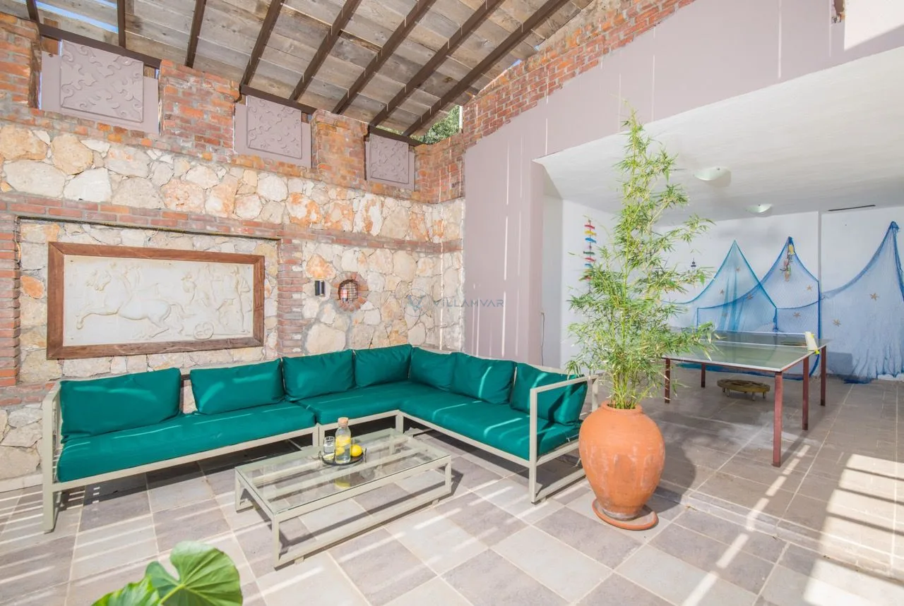 Villa Tulip