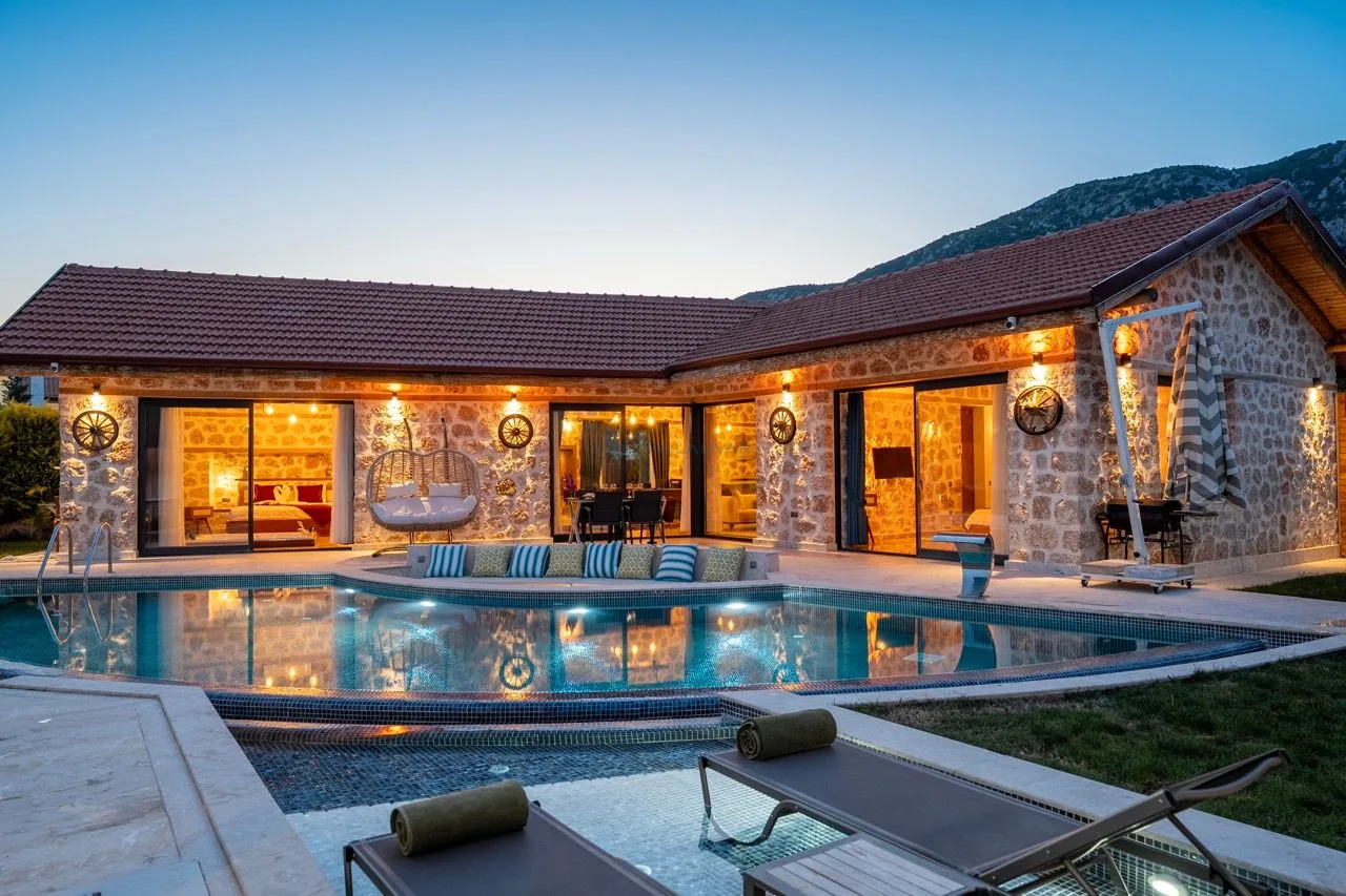 Villa Topçu Stone