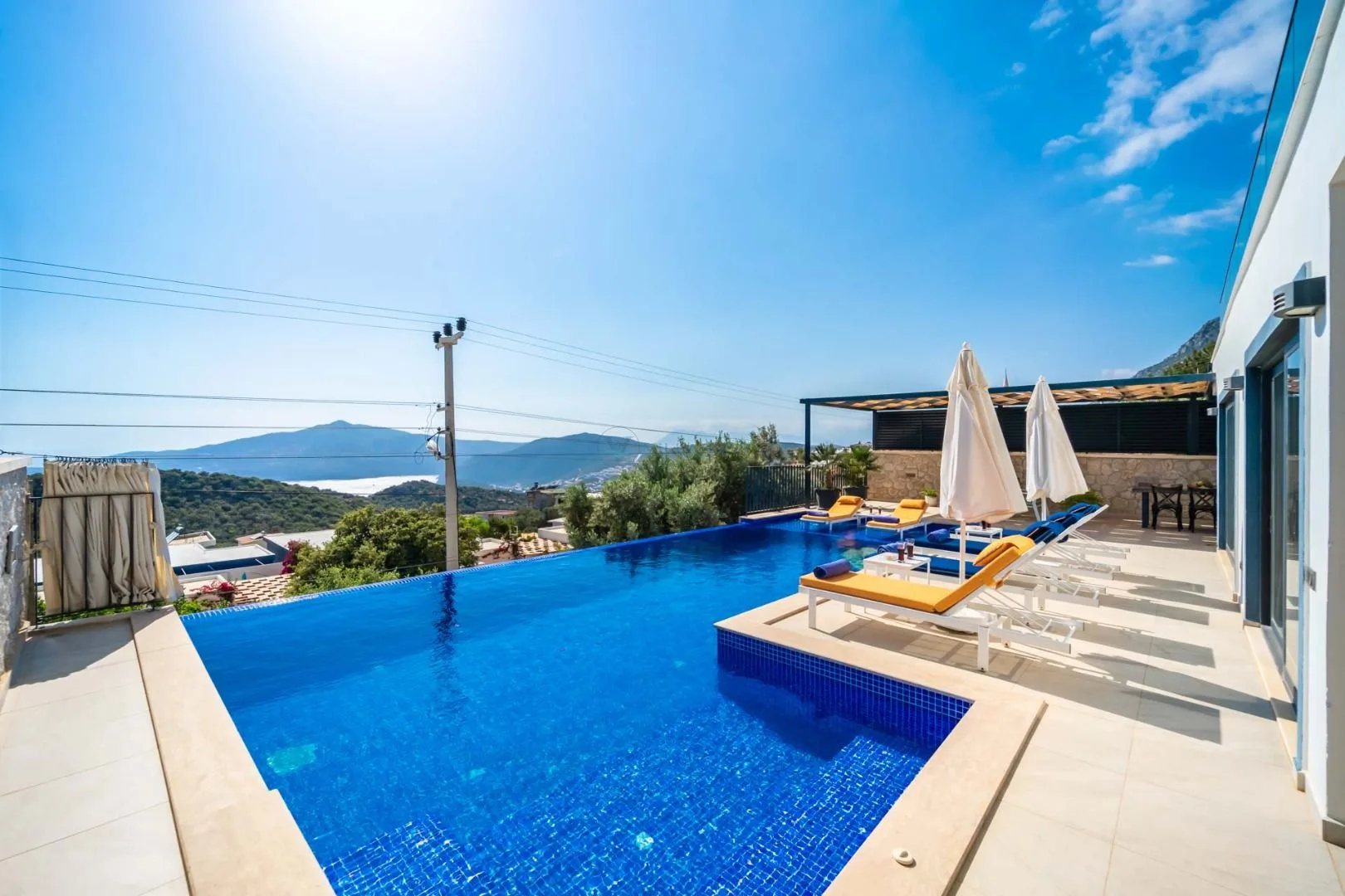 Villa Thera Seis