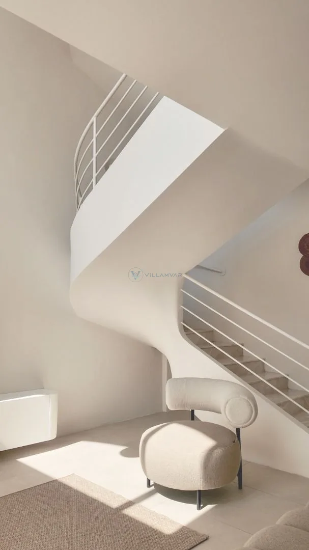 Villa Neonix