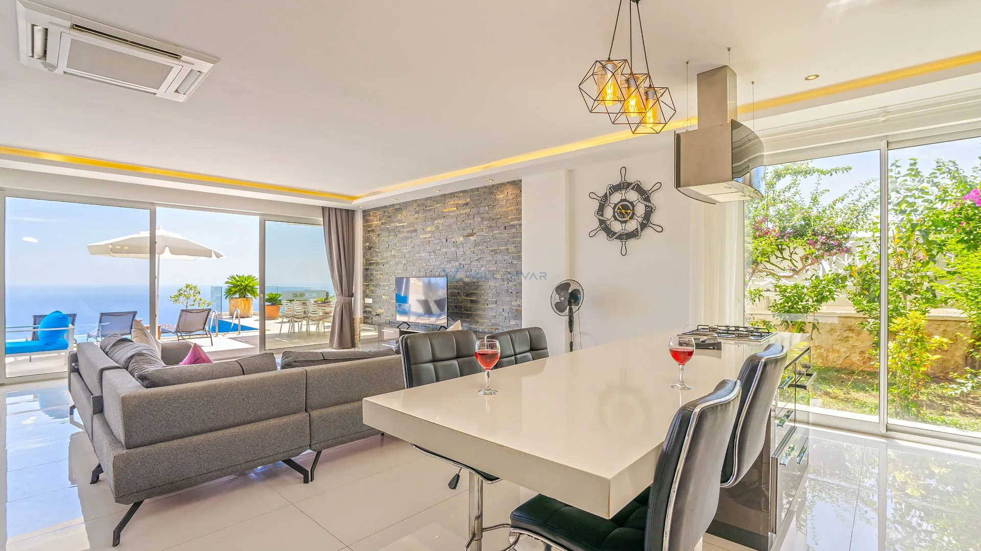 Villa Merit Crystal