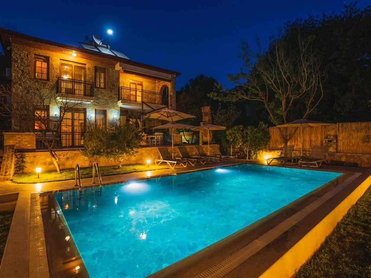 Villa Rock Home