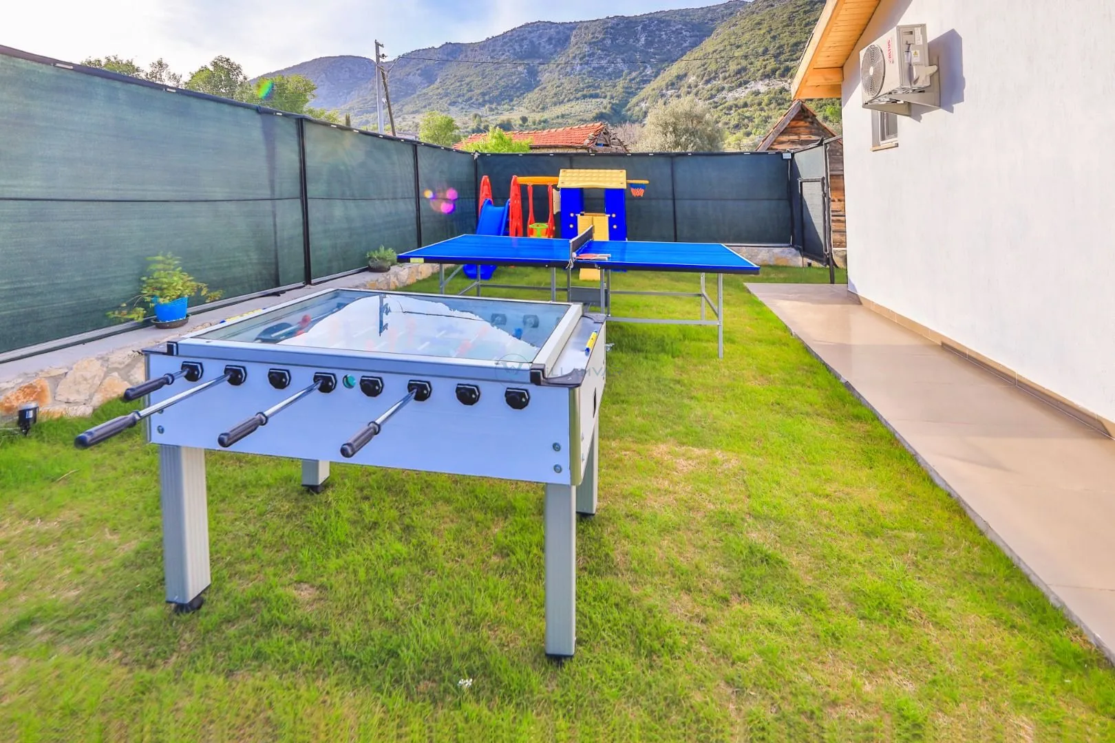 Villa Tawny