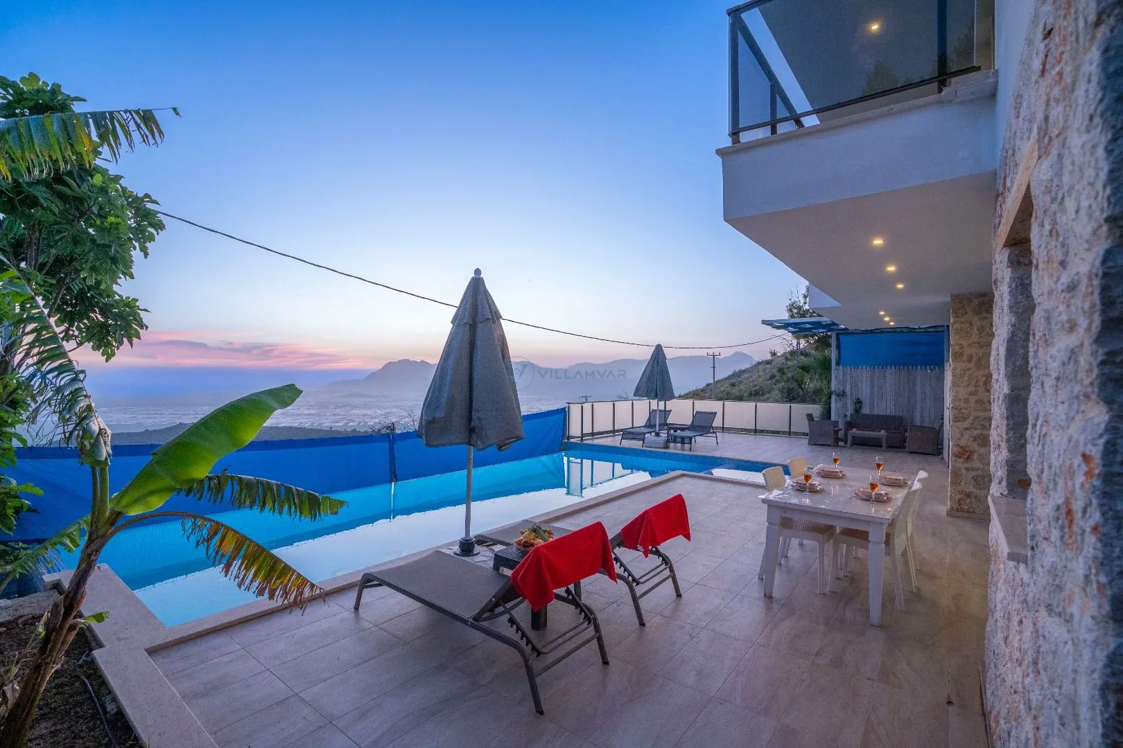 VR Villa Avalon