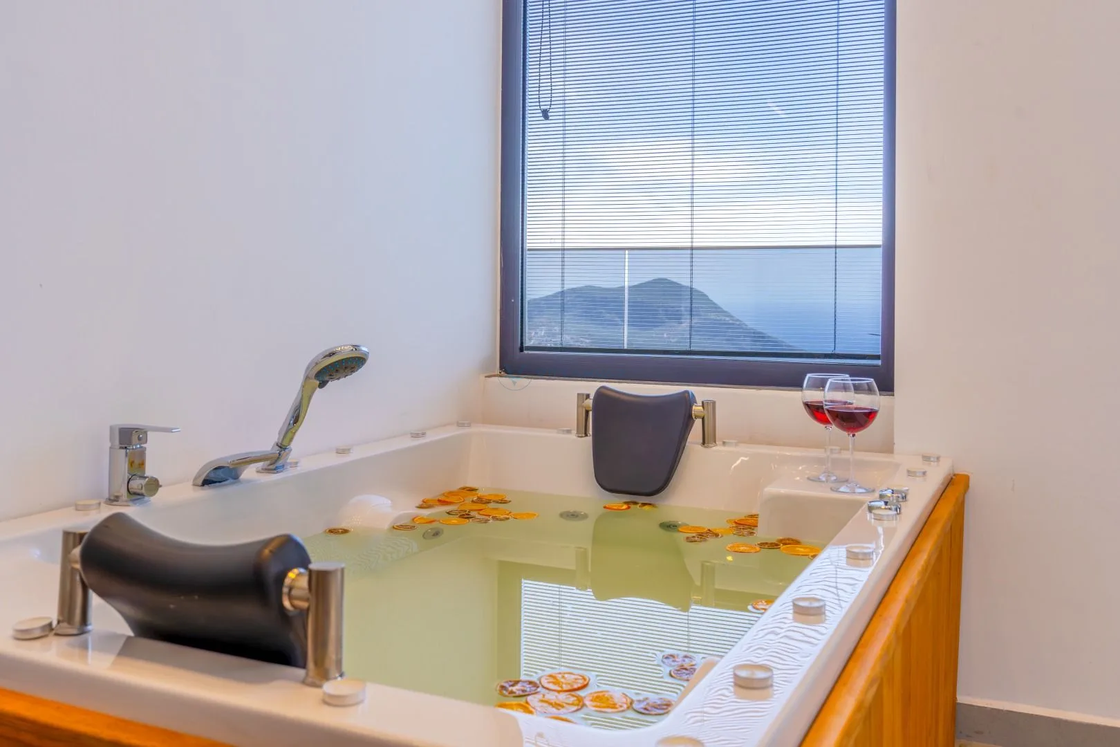 Villa Elit 3 Soldaki