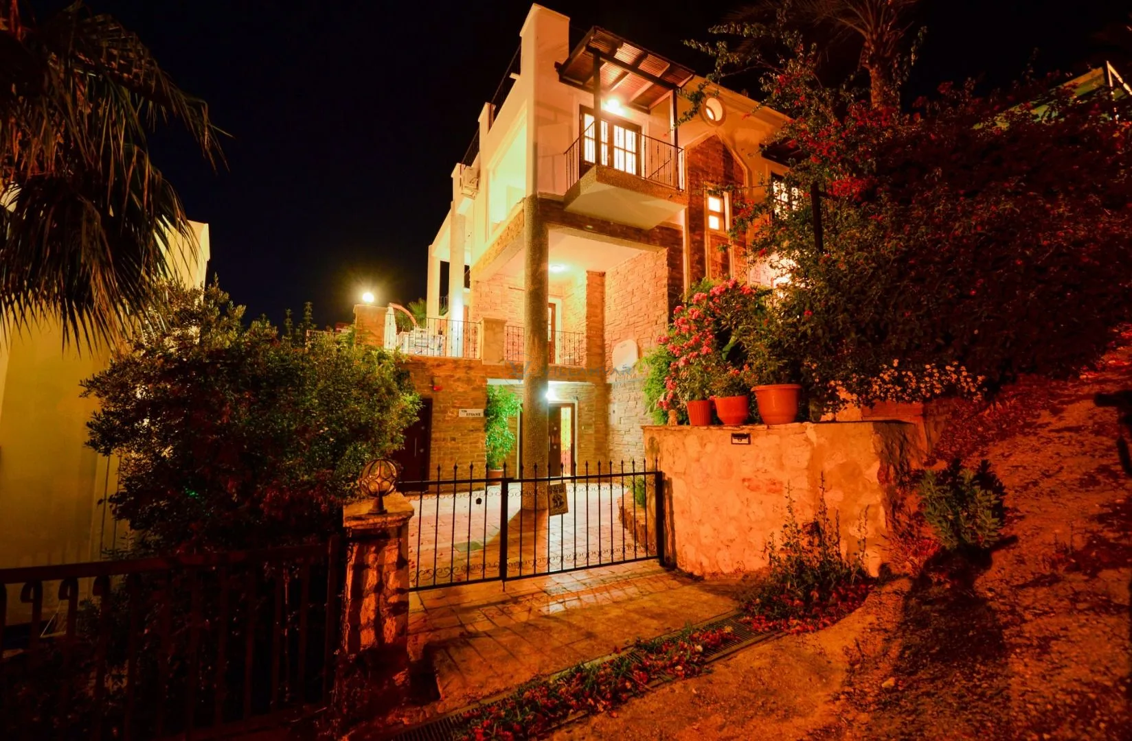Villa Efsane Kiralama