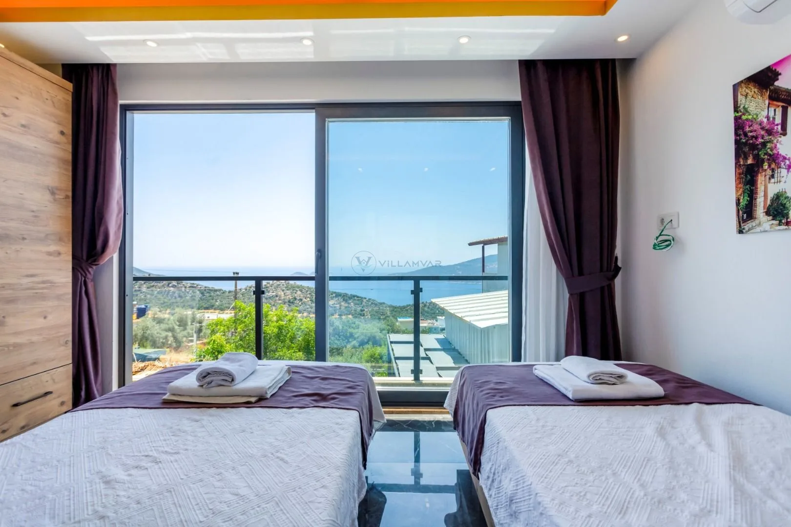 Villa Gold Moon