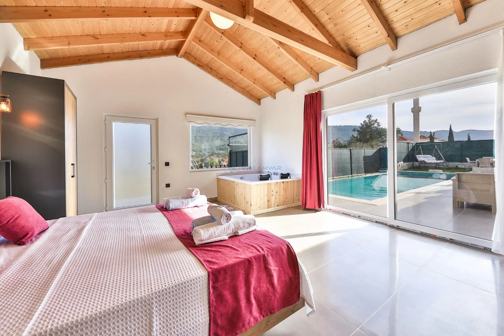 Villa Tawny