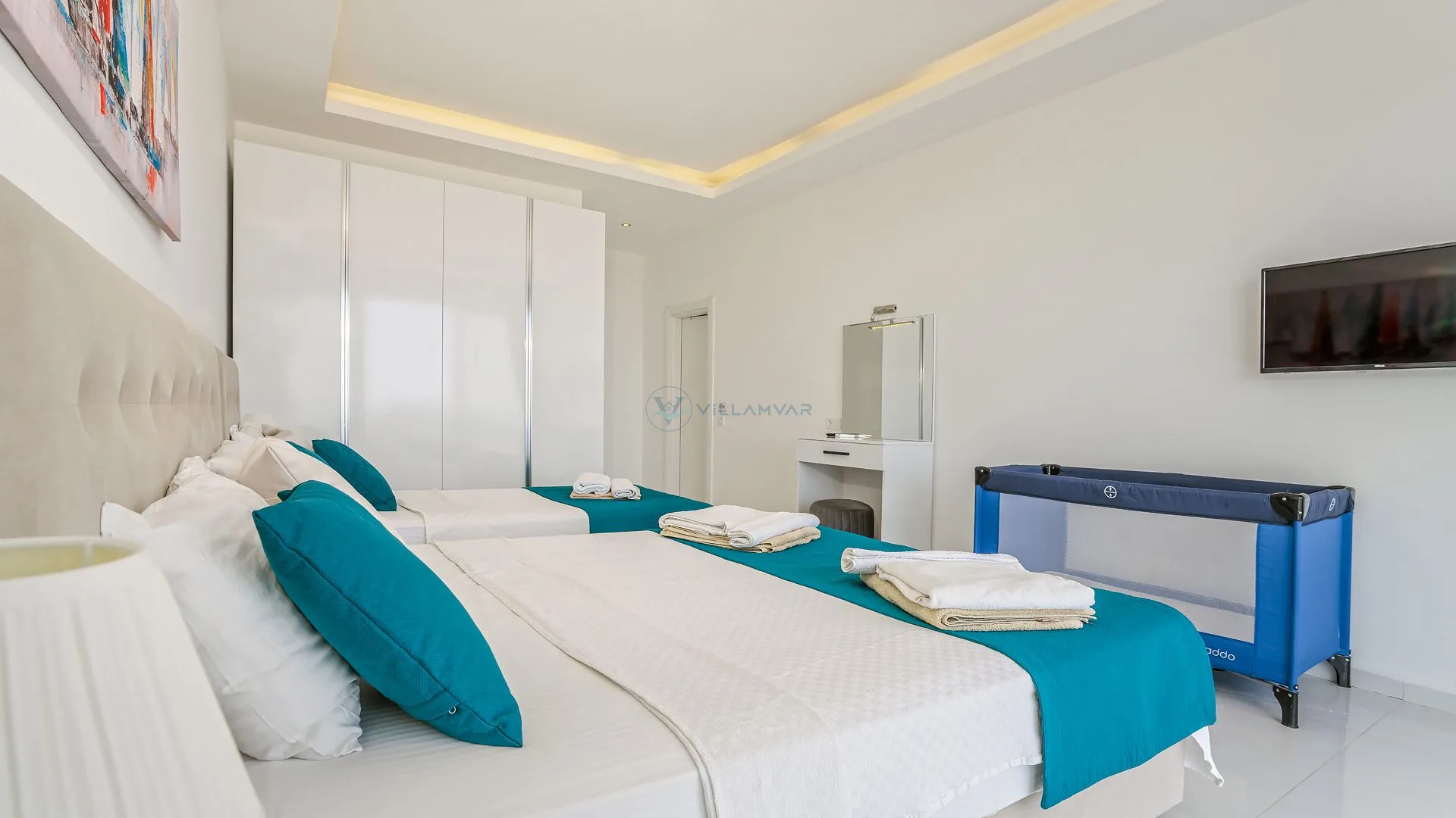 Villa Merit Crystal