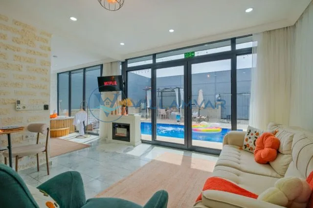 Crystal De-Luxe Villa