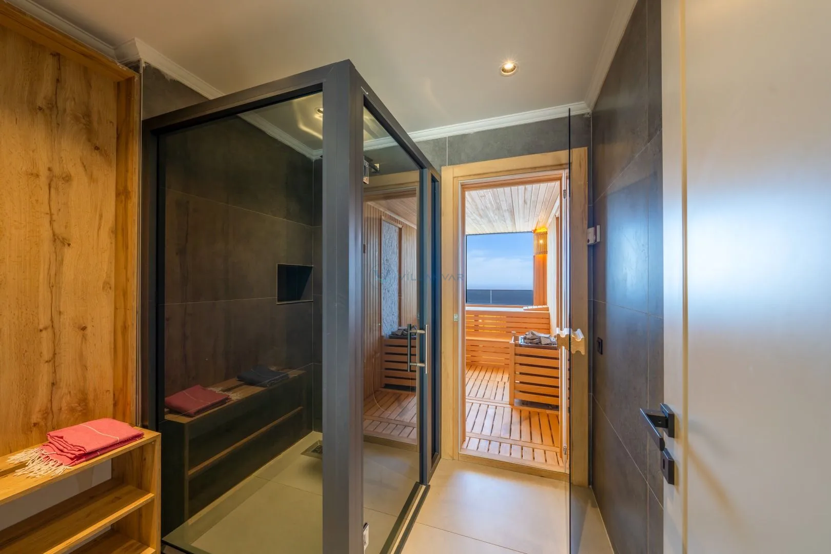 Villa Elit 3 Soldaki