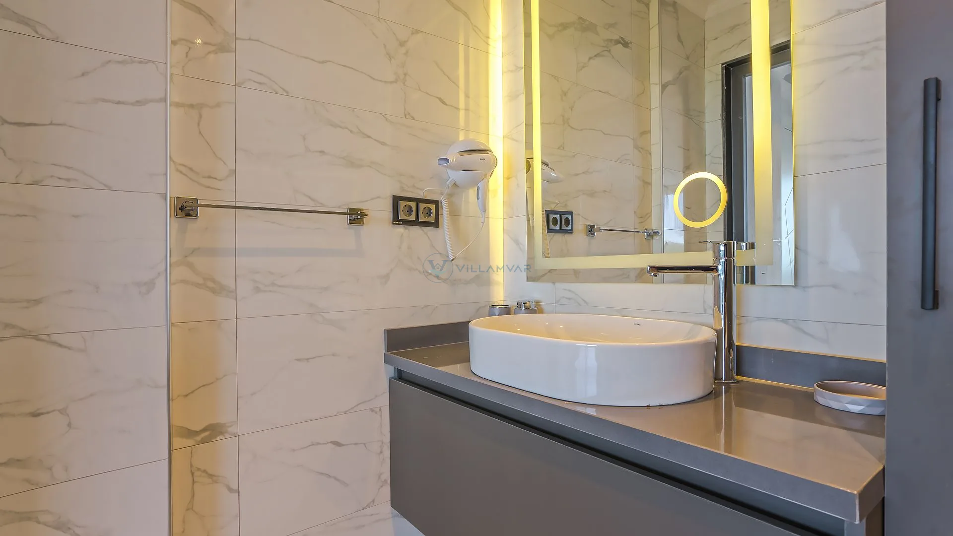 Villa Best Akbel