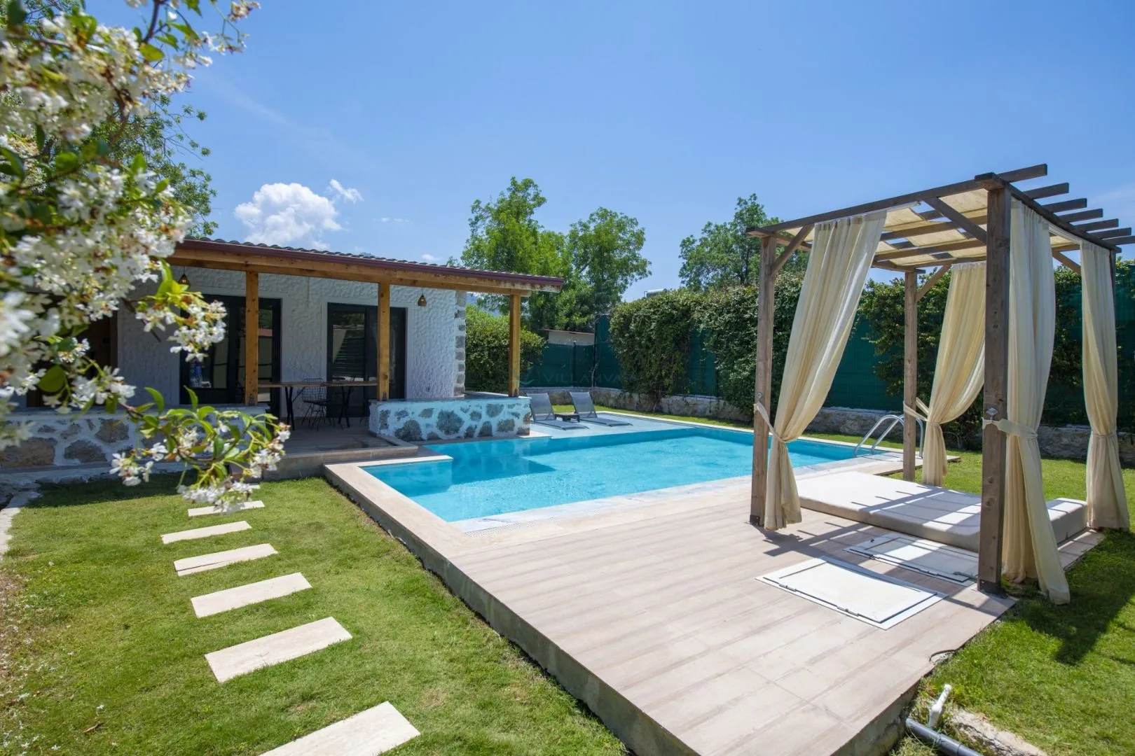 Villa Calvin Mini