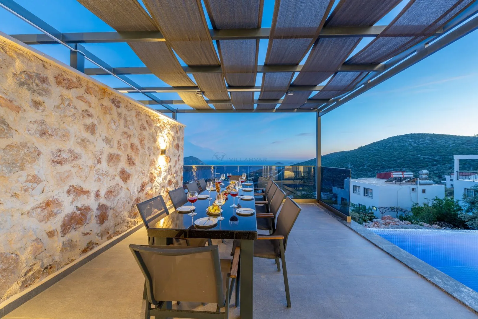 Villa Elit 3 Soldaki