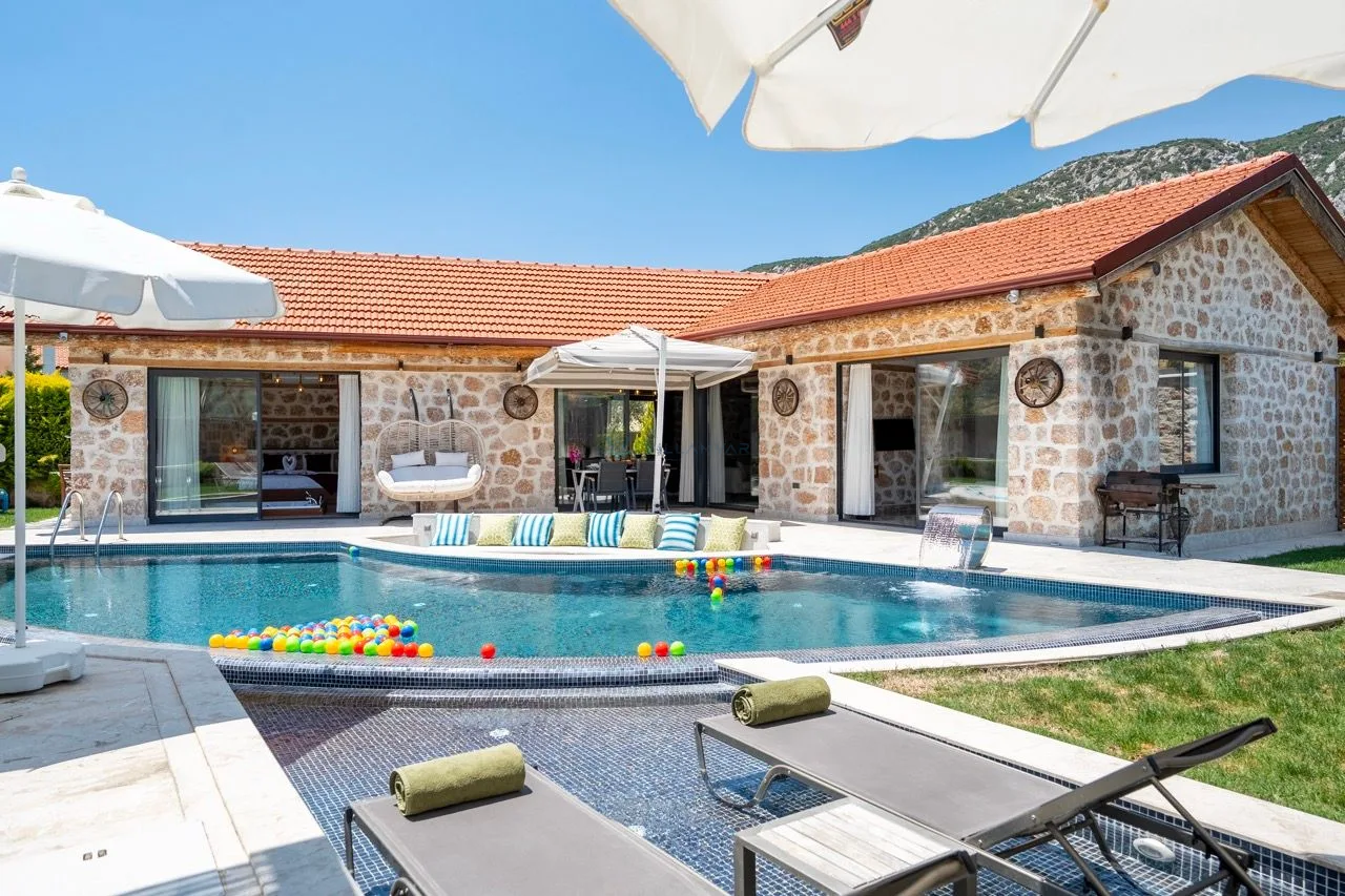 Villa Topçu Stone