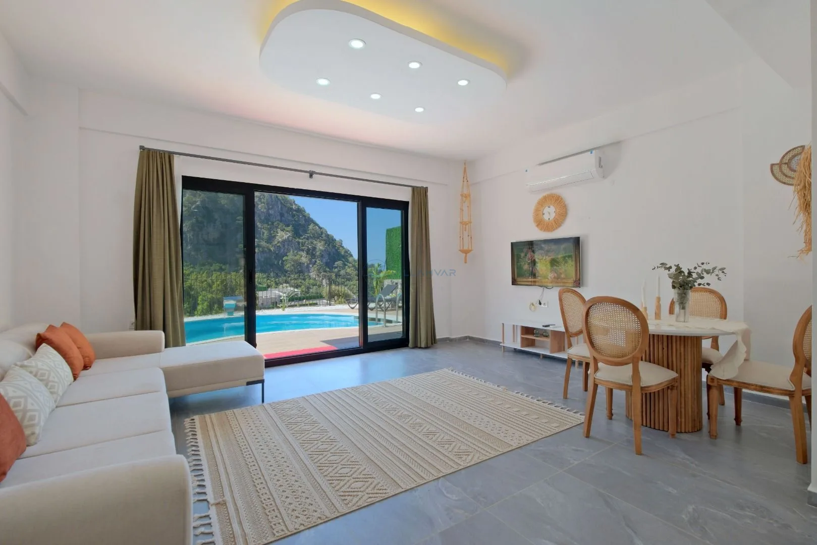 Villa Kulfi