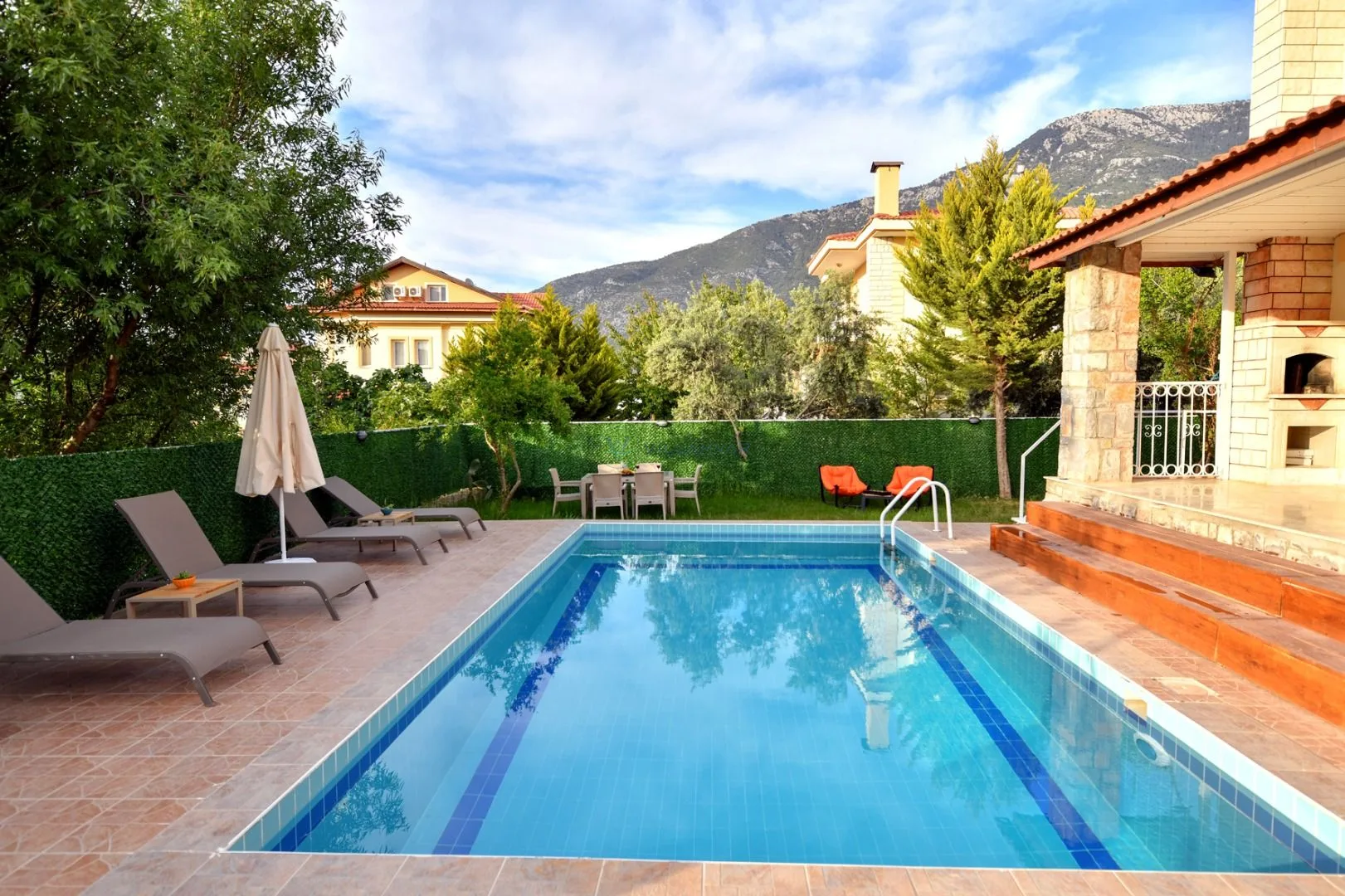 Villa Almond Duo