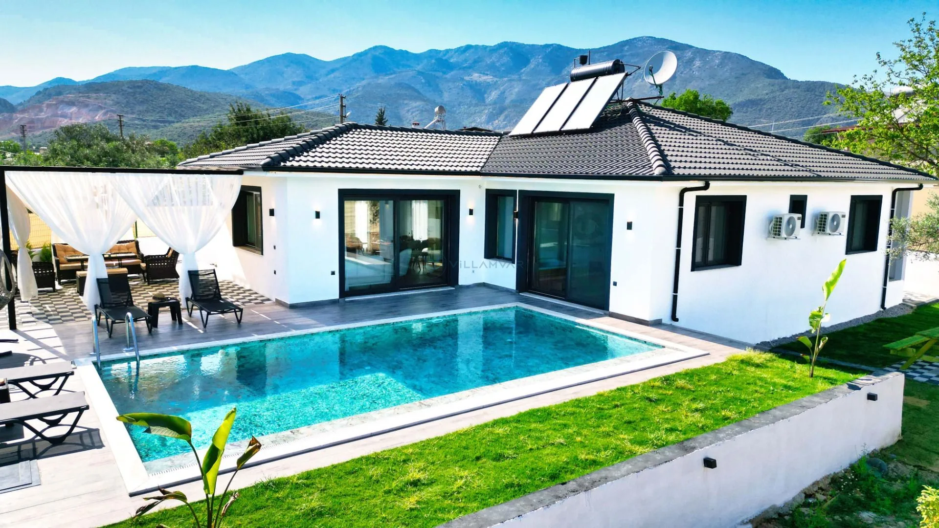 Villa Present
