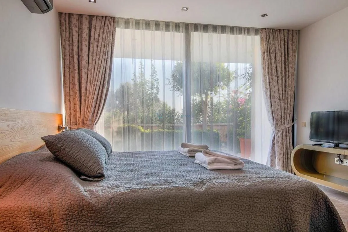 Azure Luxury Villas