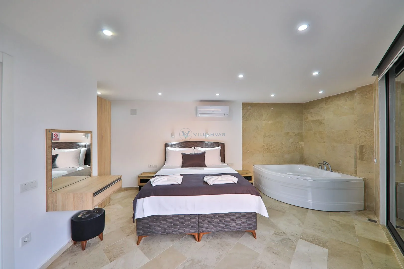 Villa Loca Kışla