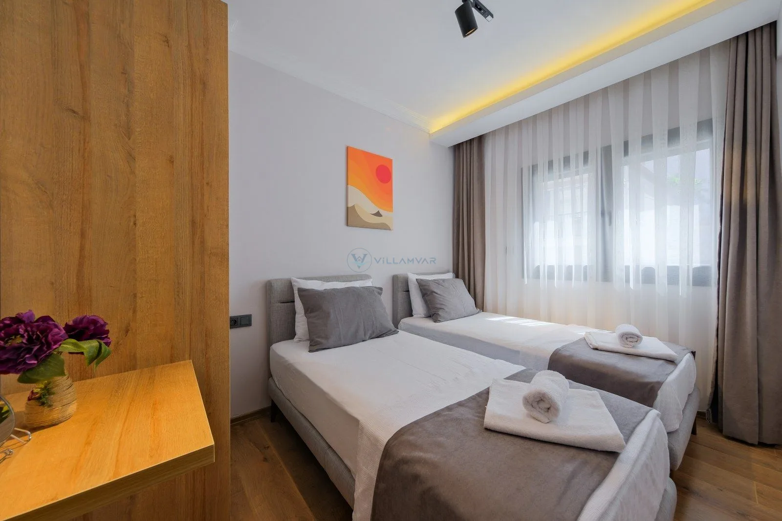 Light Suite Apart 1