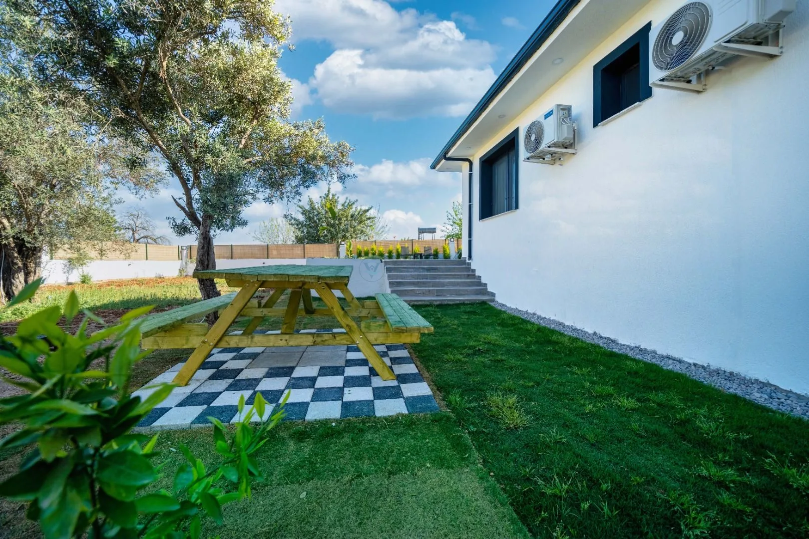 Villa Present