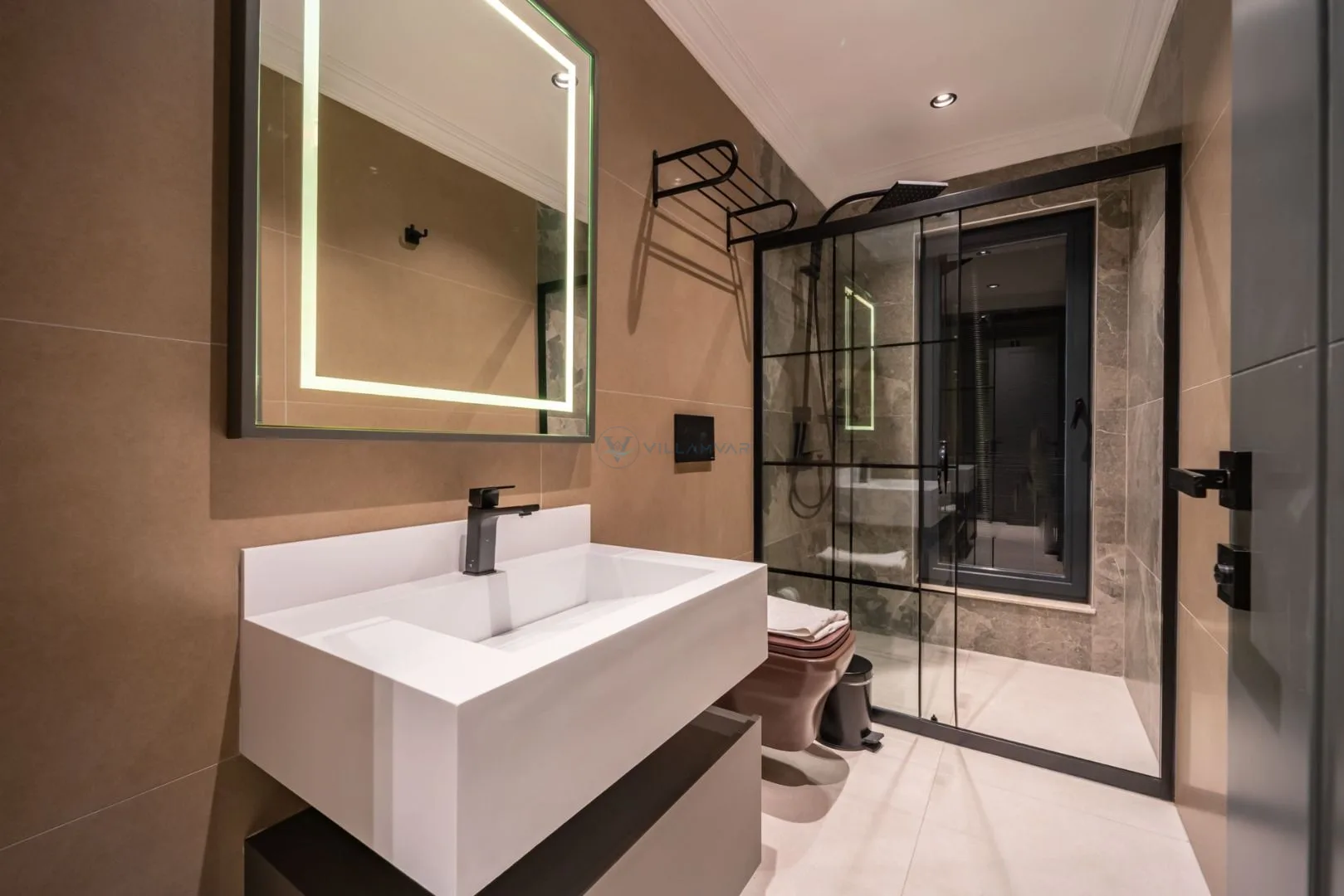 Villa Aura F