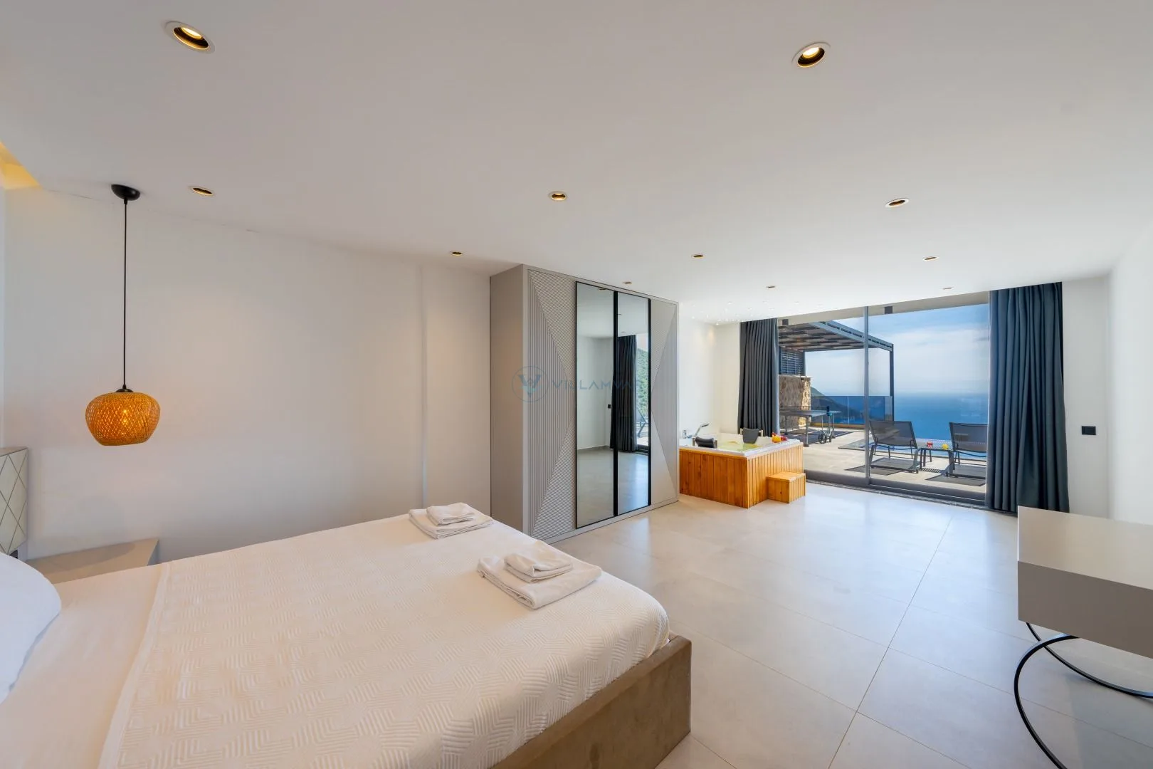 Villa Elit 3 Soldaki