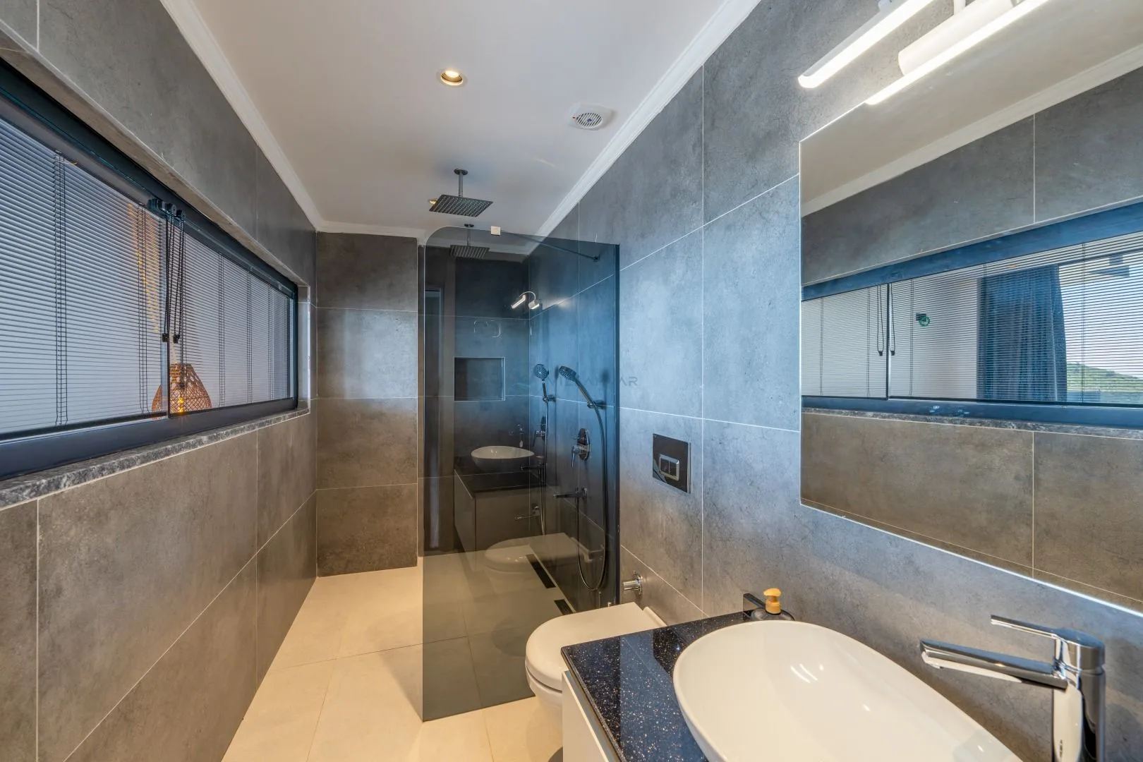 Villa Elit 3 Soldaki